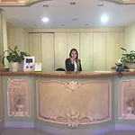 Otel Lario 3*