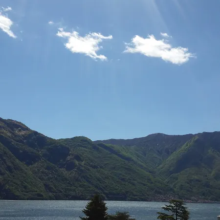 Lario Ξενοδοχείο 3*