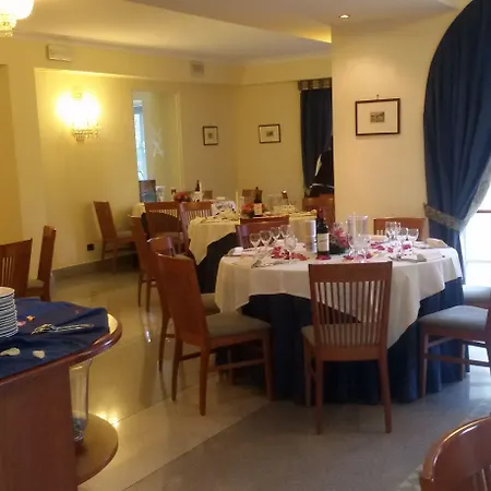 Hotel Lario 3*