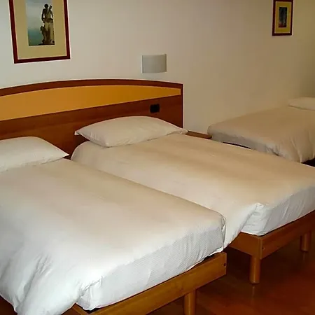Hotel Lario 3*