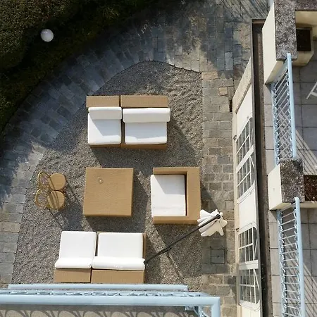 Ξενοδοχείο Lario 3*