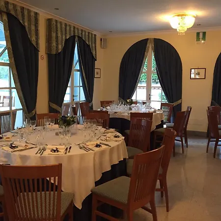 Ξενοδοχείο Lario 3*
