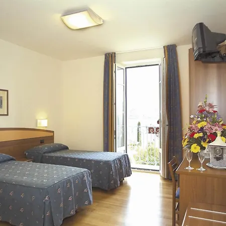 Lario Hotel 3*