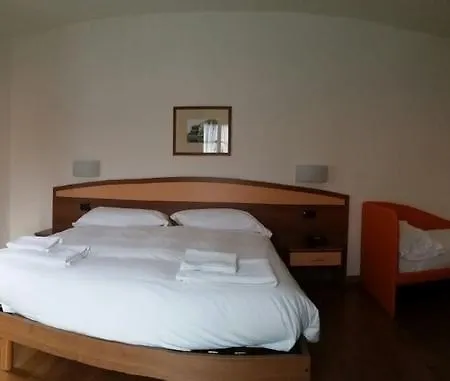 Hotel Lario
